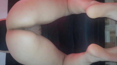 Модарам ба ман кискаашро ҳамчун тӯҳфаи солинавӣ медиҳад